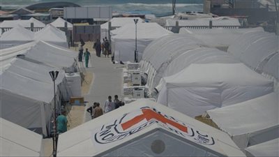 الصليب الأحمر يفتتح مستشفى ميدانيًا جديدًا بسعة 60 سريرًا في غزة