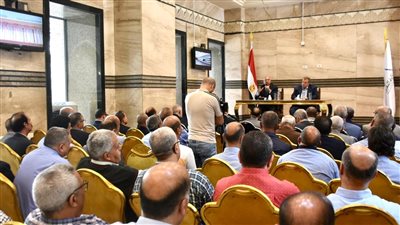 وزير النقل: عدم السماح لأي راكب باستقلال القطارات دون تذكرة