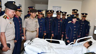 تنظيم زيارة لعدد من طلبة الكلية الحربية لمستشفى أهل مصر لعلاج الحروق