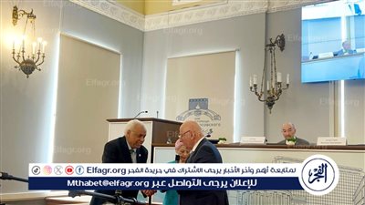 رئيس فريق زراعة الكبد بجامعة المنصورة يحصل على وسام 