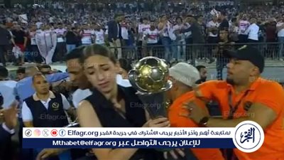 هل يكرم الزمالك فتاة كأس الكونفدرالية؟.. أحمد سليمان يرد (فيديو)