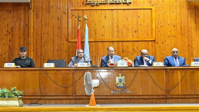 محافظ أسيوط يترأس جلسة المجلس التنفيذي للمحافظة لشهر مايو