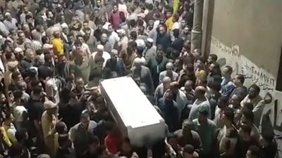 حزن المئات من أهالي سنتريس أثناء تشييع جثامين ضحايا معدية أبو غالب بالمنوفية 