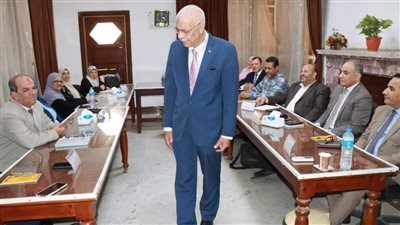 رئيس جامعة المنوفية يلقي محاضرة عن كيفية اتخاذ القرار في البرنامج التدريبي لشغل وظائف قيادية