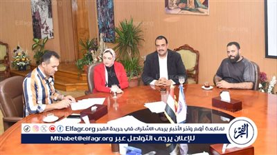 نائب رئيس جامعة المنصورة ووكيل الشباب يعقدان اجتماع 