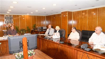 عصام سعد يلتقي مدير مركز رصد ودراسة المشكلات المجتمعية بجامعة أسيوط