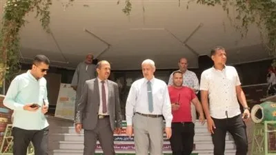 نائب رئيس جامعة أسيوط يقوم بزيارة مفاجئة للمدن الجامعية