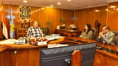 محافظ أسيوط يؤكد على تقديمه الدعم وتذليل العقبات لإنهاء أعمال مشروعات هيئة تنمية الصعيد