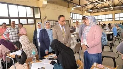نائب رئيس جامعة أسيوط يتابع انطلاق امتحانات نهاية العام للدراسات العليا