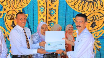 مياه أسيوط تكرم المحصلين المتميزين بمركز البدارى