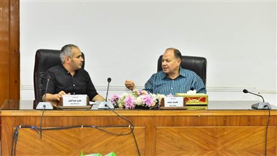 محافظ أسيوط يترأس اجتماع اللجنة التنفيذية لمبادرة حوافز تميز الأداء