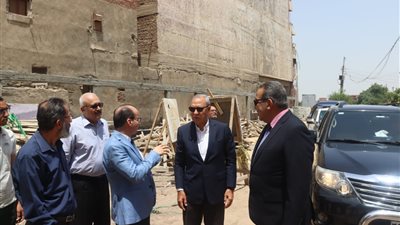 محافظ القليوبية يتفقد مشروعات طوخ والقناطر