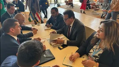 وزير الصحة يناقش مع نظيره الأوزبكي سبل التعاون في مجال مكافحة الفيروسات وعلاجها