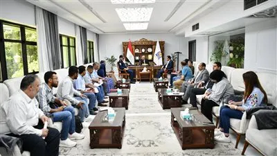 محافظ قنا يتابع الموقف التنفيذي لمشروع السوق الحضارية بمجمع المواقف 