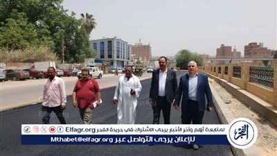 محافظ بني سويف يتابع مستجدات تنفيذ خطة رصف الطرق والشوارع