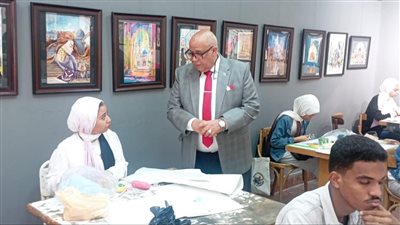 رئيس جامعة الأقصر يتفقد سير الامتحانات بكليات الجامعة