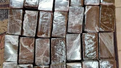 ربع طن حشيش.. ضبط شخصين أثناء محاولة تهريب كمية من المخدرات في قنا 