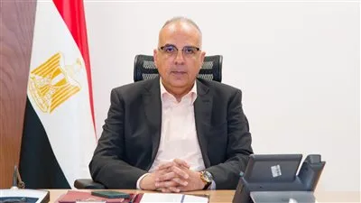 سويلم يتابع حالة الري والموقف المائي بالمحافظات خلال فترة أقصى الإحتياجات المائية 