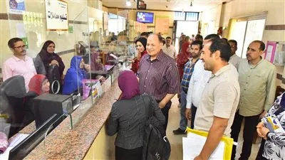 محافظ أسيوط يتفقد سير العمل بالمركز التكنولوجي بمركز ساحل سليم