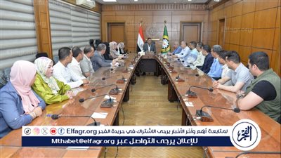  محافظ الدقهلية يجتمع بمديري المكاتب الرئيسية والإدارات المركزية بديوان عام المحافظة 