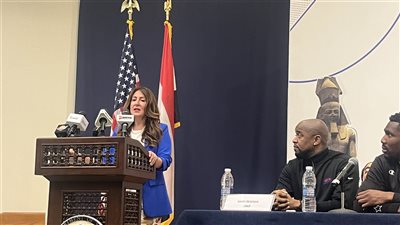 سفيرة أمريكا بالقاهرة ترحب بفريق كرة السلة العالمي 