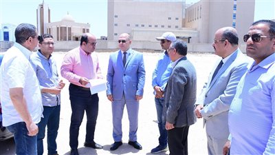 محافظ سوهاج يتسلم أرض مستشفى الحروق بناء على تكليفات السيسي