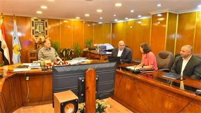 محافظ أسيوط يلتقي مدير البرنامج الوطني لإدارة المخلفات الصلبة