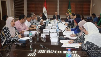 محافظ القليوبية يترأس اجتماع اللجنة العليا للإعلانات