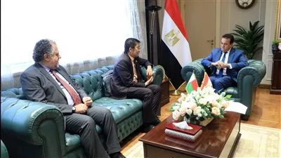 وزير الصحة يبحث مع نظيره بدولة مدغشقر سبل التعاون بين البلدين