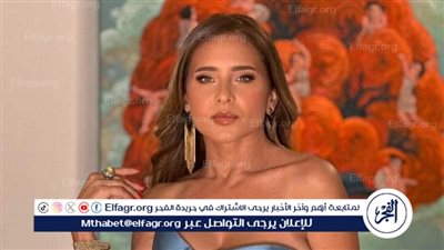 نيللي كريم بإطلالة عروس البحر في حفل زفاف جميلة عوض 