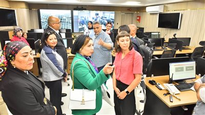 وفد برنامج المخلفات الصلبة يتفقدون مركز سيطرة الشبكة الوطنية بأسيوط