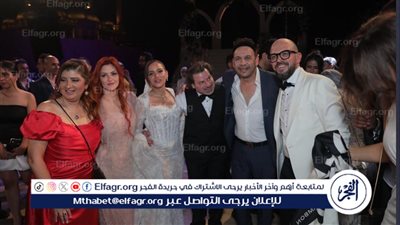 مصطفى قمر يهنىء جميلة عوض وأحمد حافظ بحفل زفافهم