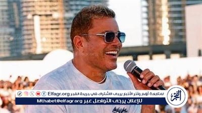 طارق الشناوي يُعلق على قيام عمرو دياب بصفع أحد معجبيه ويُطالبه بهذا الأمر 