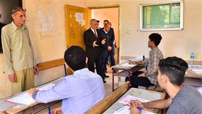 تداول امتحان الأجنبية الأولى لطلاب الثانوية العامة 2024 عبر التليجرام