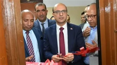 رئيس جامعة أسيوط يفتتح صيدلية التأمين الصحي لمرضى أورام الأطفال بمعهد جنوب مصر للأورام