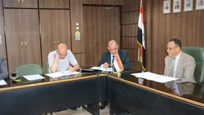 مركز دراسات المستقبل بجامعة أسيوط يعقد اجتماعا لمناقشة عدد من القضايا المجتمعية