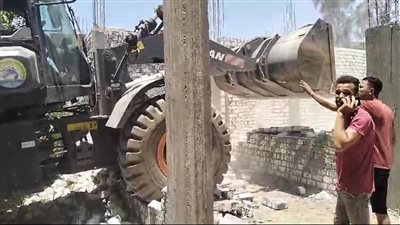 محافظ الإسماعيلية يتابع إزالة 5 حالات تعدٍّ بالبناء دون ترخيص بقرية أبوصوير البلد