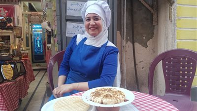 سينيوريتا إسكندرانية تتحدى بنات جيلها بعملها كأول شيف بنت في الإسكندرية