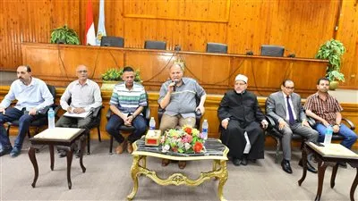 محافظ أسيوط يعقد مؤتمرًا للتوعية بالمبادرة الوطنية للمشروعات الخضراء الذكية