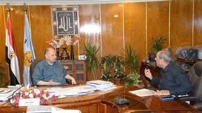 محافظ أسيوط يوجه بتكثيف خدمات المنافذ المتنقلة لبيع السلع الغذائية 