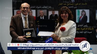 محمد صبحي ومحمود البزاوي بتخرج الدفعة التاسعة بكلية اللغة والإعلام بالقرية الذكية