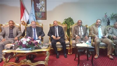 محافظ أسيوط يستقبل المهنئين بعيد الأضحى المبارك