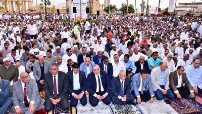 محافظ الأقصر يؤدي صلاة عيد الأضحى المبارك بساحة أبو الحجاج الأقصرى