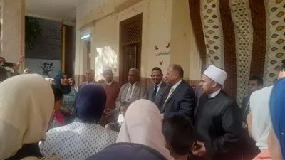 محافظ أسيوط يزور داري الحنان والصفا للايتام لتهنئة الاطفال بعيد الأضحى المبارك