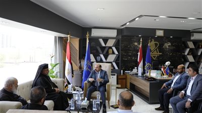 وفد كنيسة الأقباط الكاثوليك يقدم التهنئة لمحافظ أسوان بمناسبة عيد الأضحى المبارك