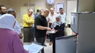 نائب محافظ الجيزة يتفقد مستشفى الصف المركزي ويهنئ المرضى والأطقم الطبية بعيد الأضحى