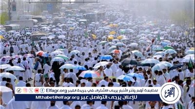 حجاج بيت الله الحرام يكملون رمي الجمرات الثلاث لليوم الأول من أيام التشريق