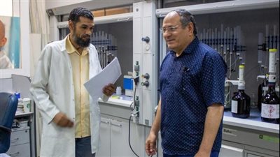 رئيس البحوث الزراعية يتفقد معامل المركزي لتحليل متبقيات المبيدات