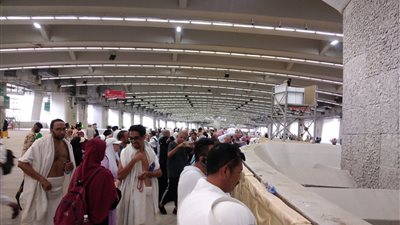 وزيرة التضامن تطمئن على الحالة الصحية لحجاج الجمعيات الأهلية في الأراضي المقدسة