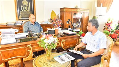 محافظ أسيوط يناقش خطة تطوير المراسي النيلية والسياحية التابعة للمحافظة